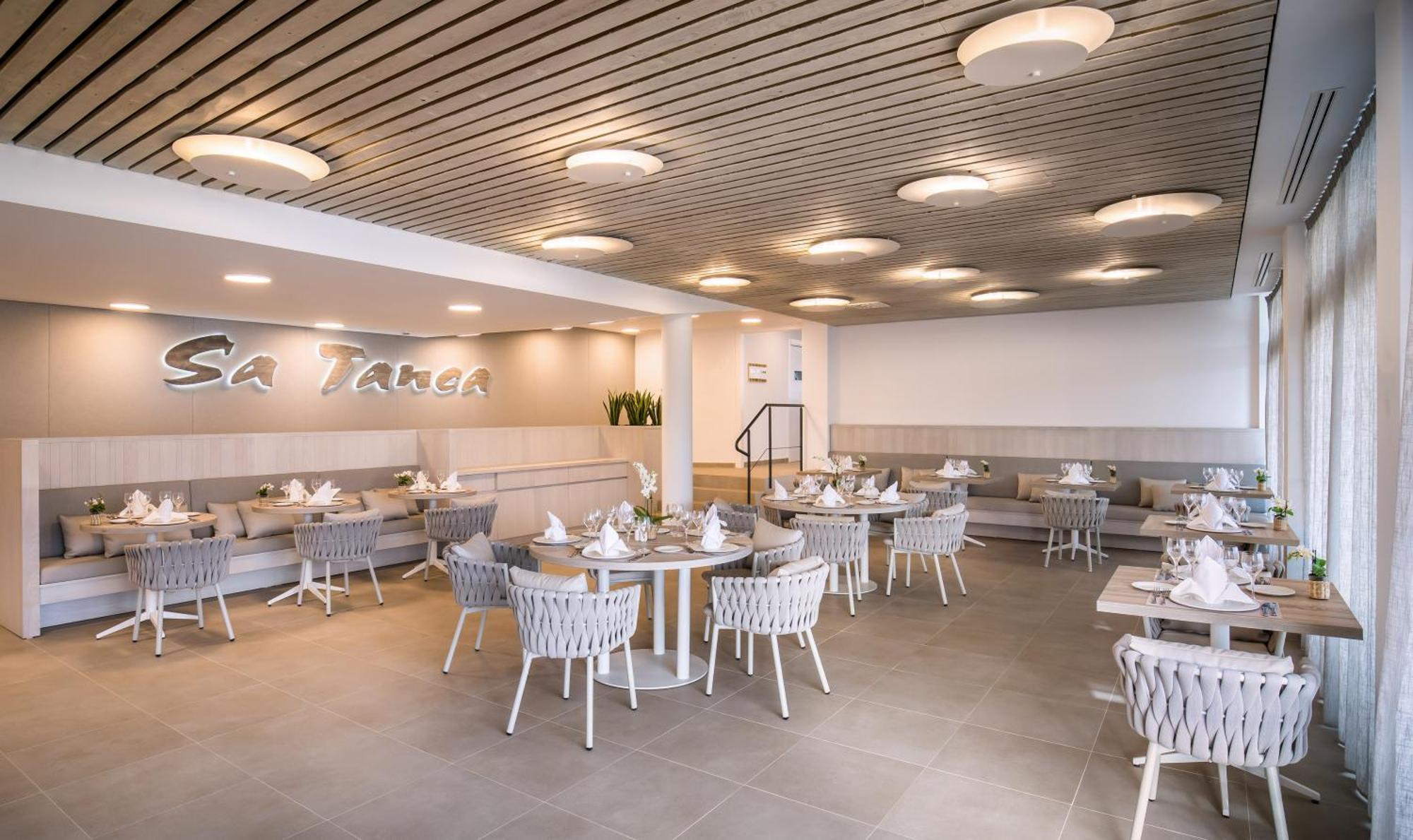 Barcelo Nura Hotel Sant Lluis Bagian luar foto